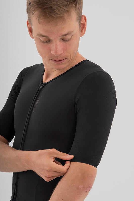 monobody color negro para ciclismo