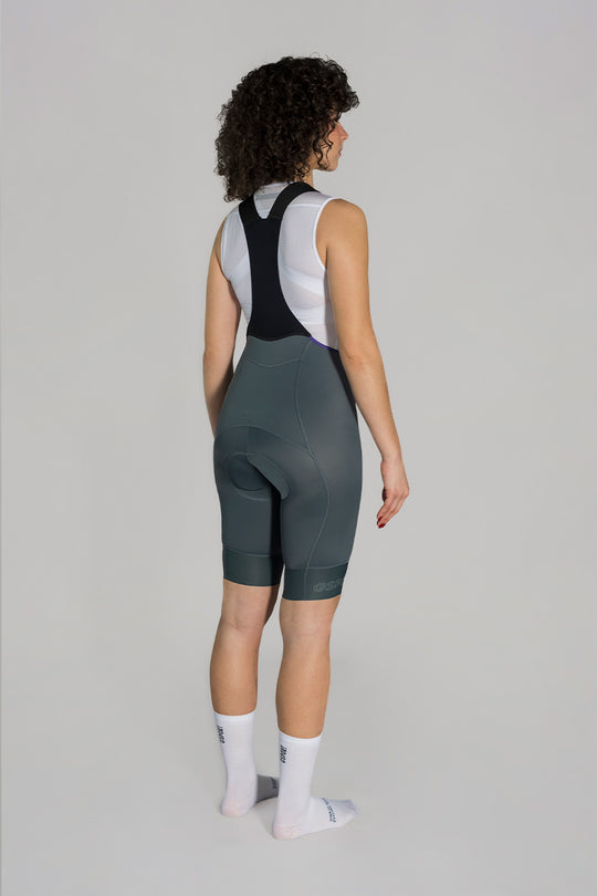 culotte color gris de mujer. badana femenina con tirantes