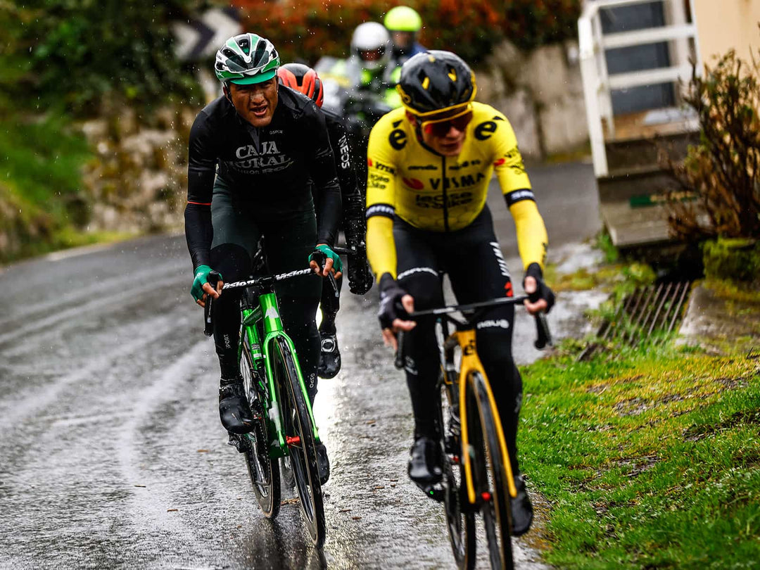 
Jefferson Cepeda with the big names of the Tour in O Gran Camiño.