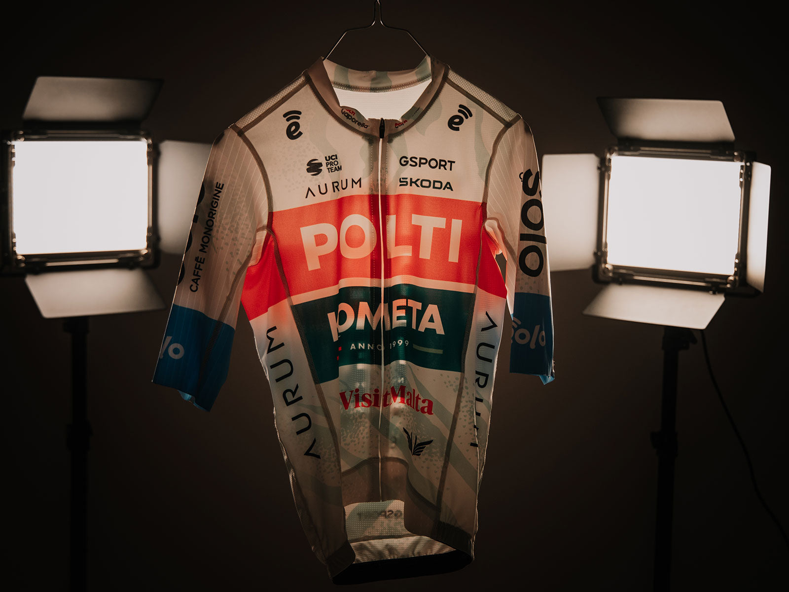 Official image for Gsport dresses Team Polti Kometa