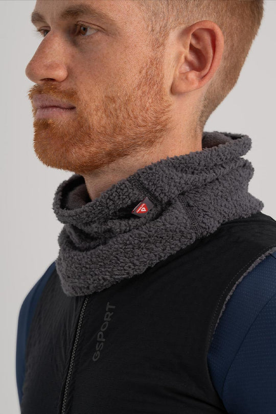 Suavidad y calidez en cada kilómetro.
Ligera, cálida y lista para el invierno.
Tu escudo térmico para los días más fríos.