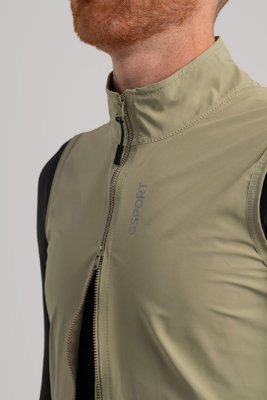 Cremallera YKK® de doble carro – Fácil acceso a los bolsillos y regulación térmica.