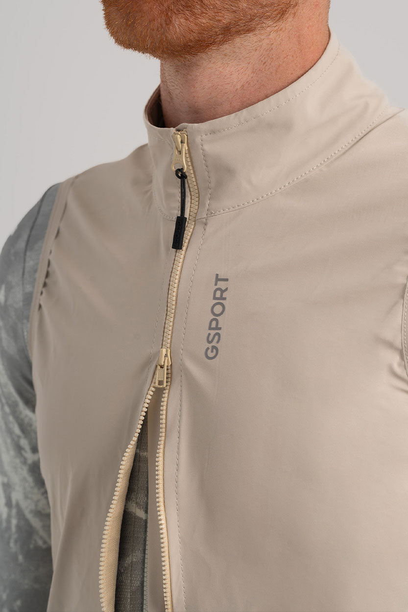 Cremallera YKK® doble carro – Acceso fácil a bolsillos y regulación térmica.