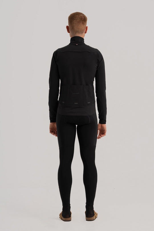 Interior Primaloft® ultraligero – Calidez eficiente sin añadir peso.
Chaleco desmontable Primaloft® de borrego – Extra abrigo y termorregulación.