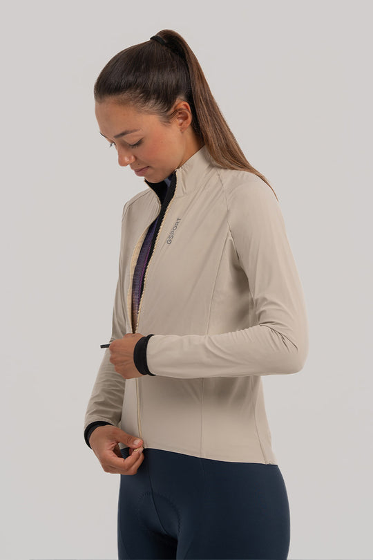 Chaqueta técnica para ciclismo en condiciones de viento y lluvia