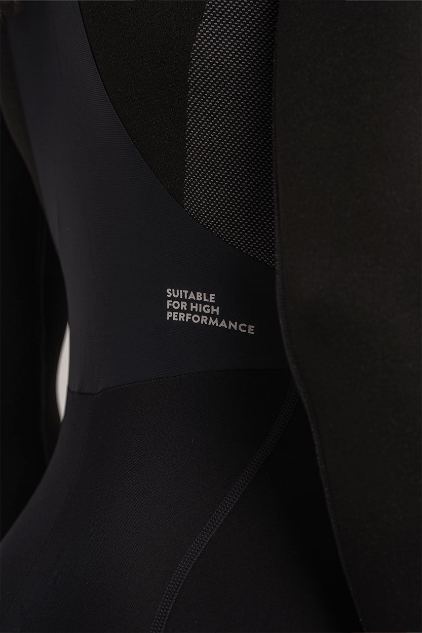 Detalles reflectantes y logos Gsport – Seguridad y estilo en carretera.