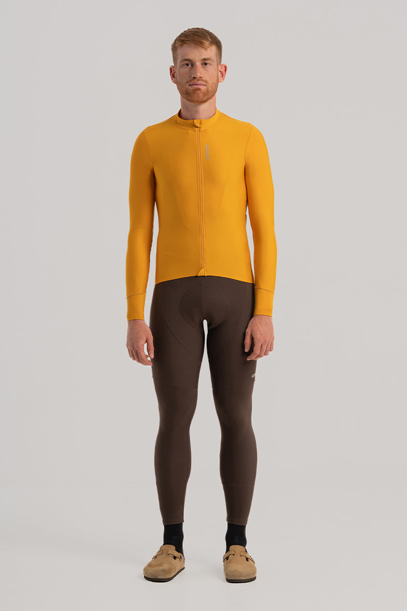 Maillot ONE de Invierno: Tejido afelpado ideal para entretiempo y climas suaves. Comodidad y rendimiento en cada ruta.