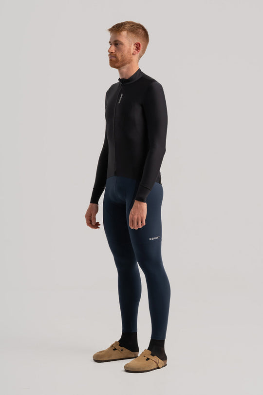 Maillot ONE de Invierno: Comodidad y Resistencia: Hecho de poliamida reciclada, ofrece suavidad, secado rápido y resistencia al desgaste.