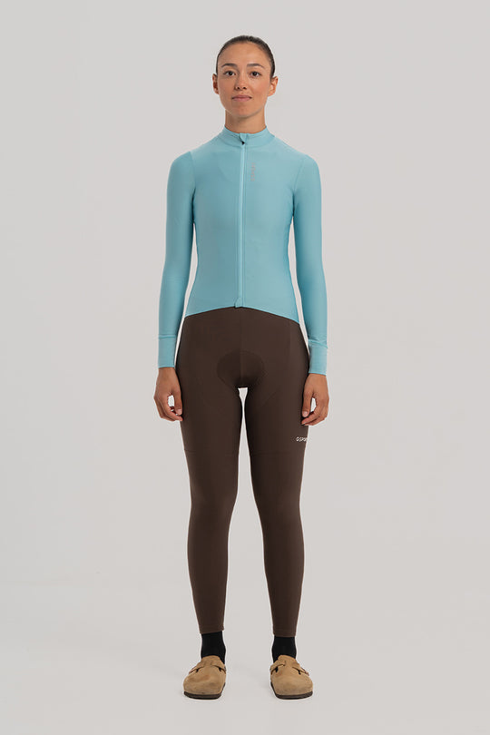 Maillot ONE: Ideal para entretiempo, con tejido afelpado para mayor comodidad en climas suaves.