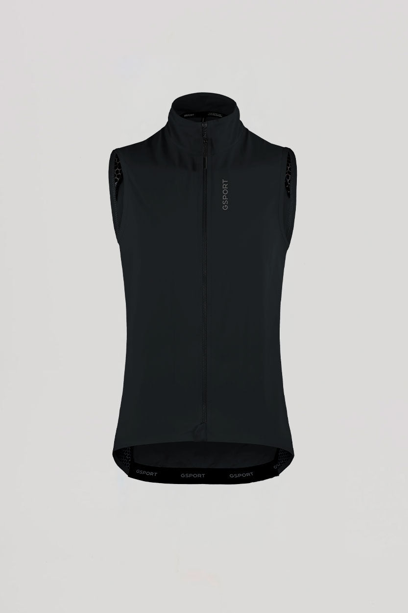 Chaleco ciclista ligero y cortavientos.
Diseño compacto, fácil de guardar.
Membrana frontal hidrofóbica.
Espalda transpirable y de secado rápido.