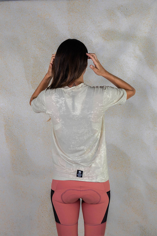 Camiseta Xplore Zipper Stone Mujer