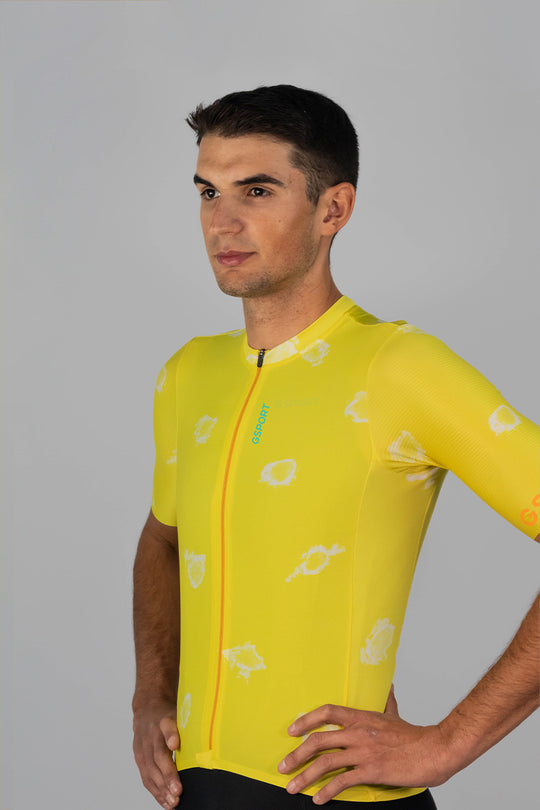 maillot de hombre amarillo manga corta con tejido rayado